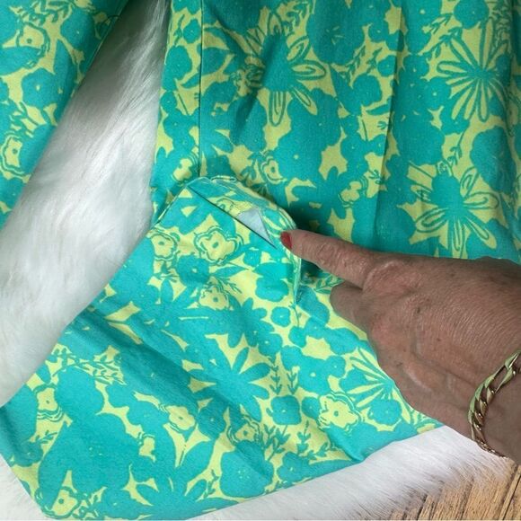 Soft Surroundings Green and Yellow Capris Vibrant Botanical Design - Picture 8 of 10